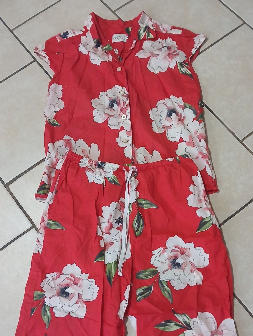 The Cats Pajamas Womens Sz M Red Floral Two-Piece Pajama Set